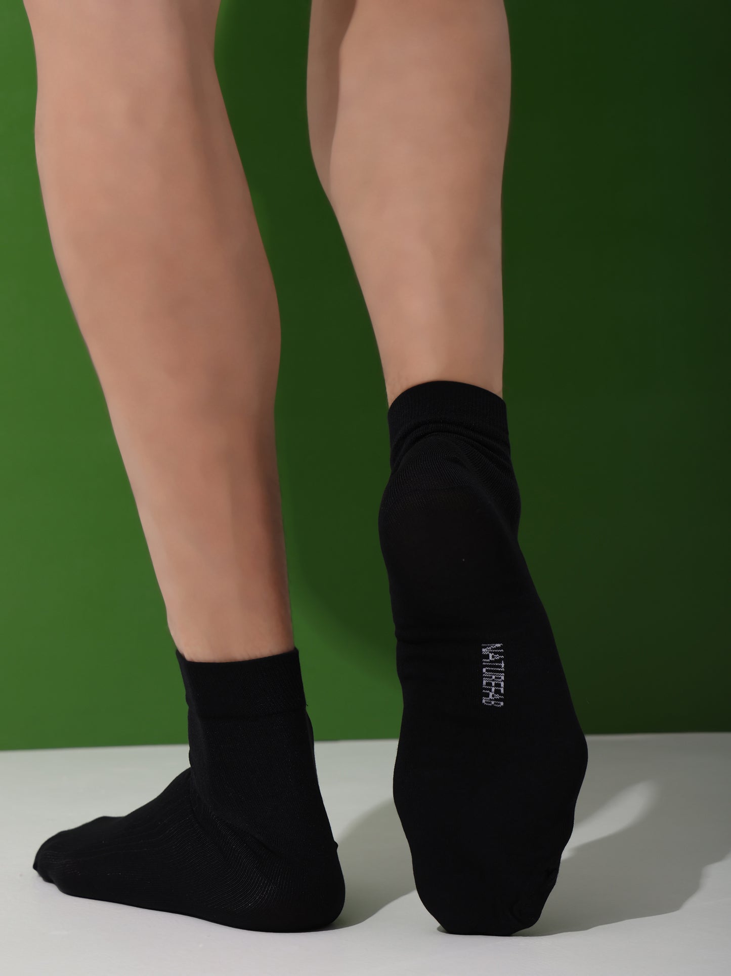 Naturefab Men's Bamboo Ankle Length socks Black